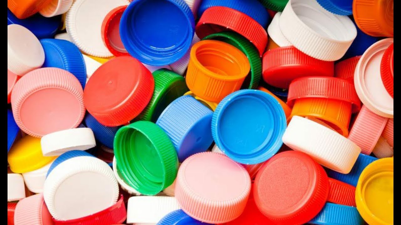 Jos kotonasi on limupullojen korkkeja, olet löytänyt todellisen aarteen tuoleillesi: mihin ja miten niitä voi käyttää?