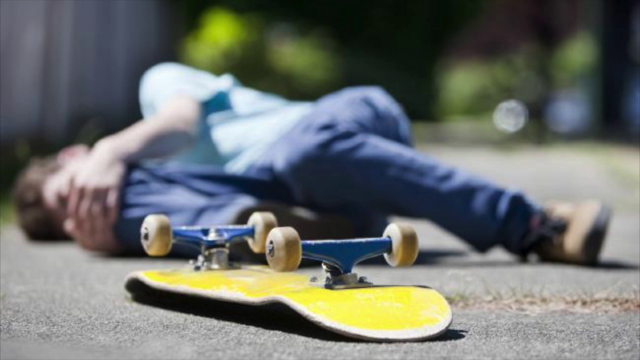 Kuinka kaatua ilman vammoja: yksinkertainen strategia, jota Harvardin yliopisto suosittelee vammojen ehkäisemiseksi kotona.