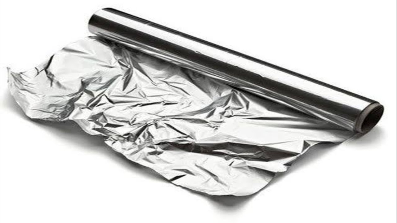 Se on muodikasta | Miksi alumiinifolio kannattaa kiinnittää ikkunoiden kiskoihin ja miksi sitä suositellaan?