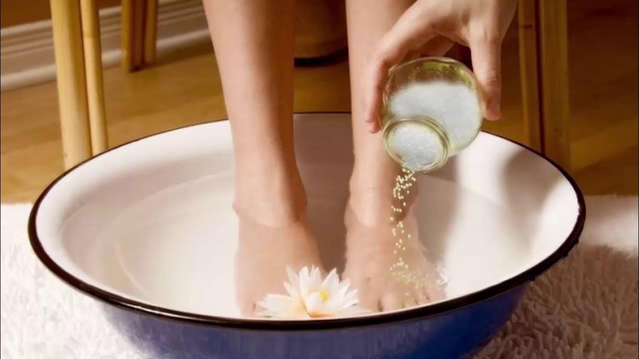 Jalkojen pesu neutraalilla saippualla: miksi se on tarpeen ja miksi yhä useammat ihmiset tekevät niin.