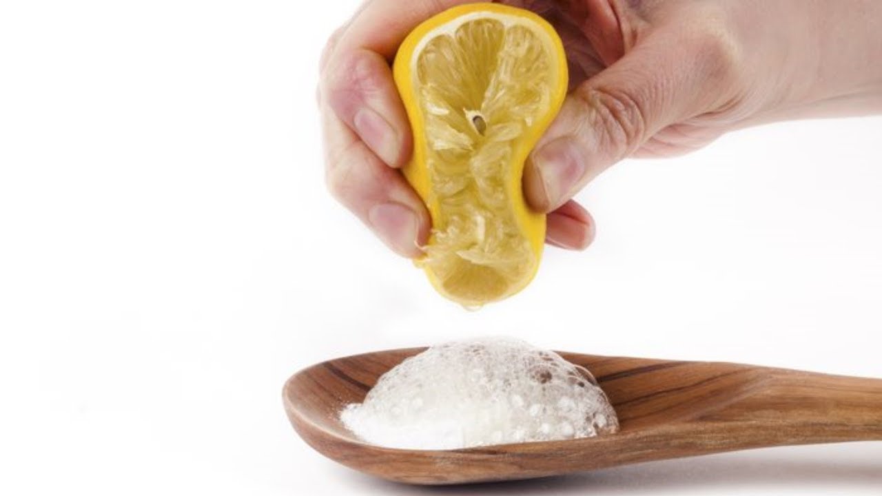 Kaada sitruunamehua ja ruokasoodaa kylpyhuoneen viemäriin: miksi se on tarpeen ja kuinka usein se tulisi tehdä.