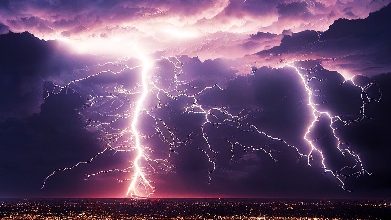 Älä käytä mikroaaltouuneja ja lamppuja: myrskyn sattuessa irrota nämä laitteet välittömästi sähköverkosta.