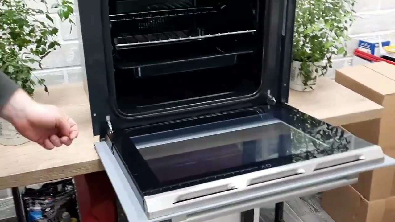 Kuinka puhdistaa uunin lasiovi oikein asiantuntijoiden mukaan.