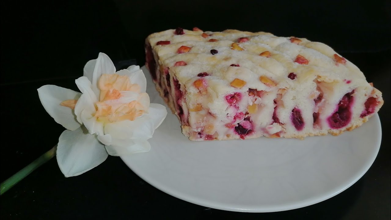 Yksinkertainen hedelmäkuorrutteinen kakku – raikas, kevyt ja helppo valmistaa etukäteen.