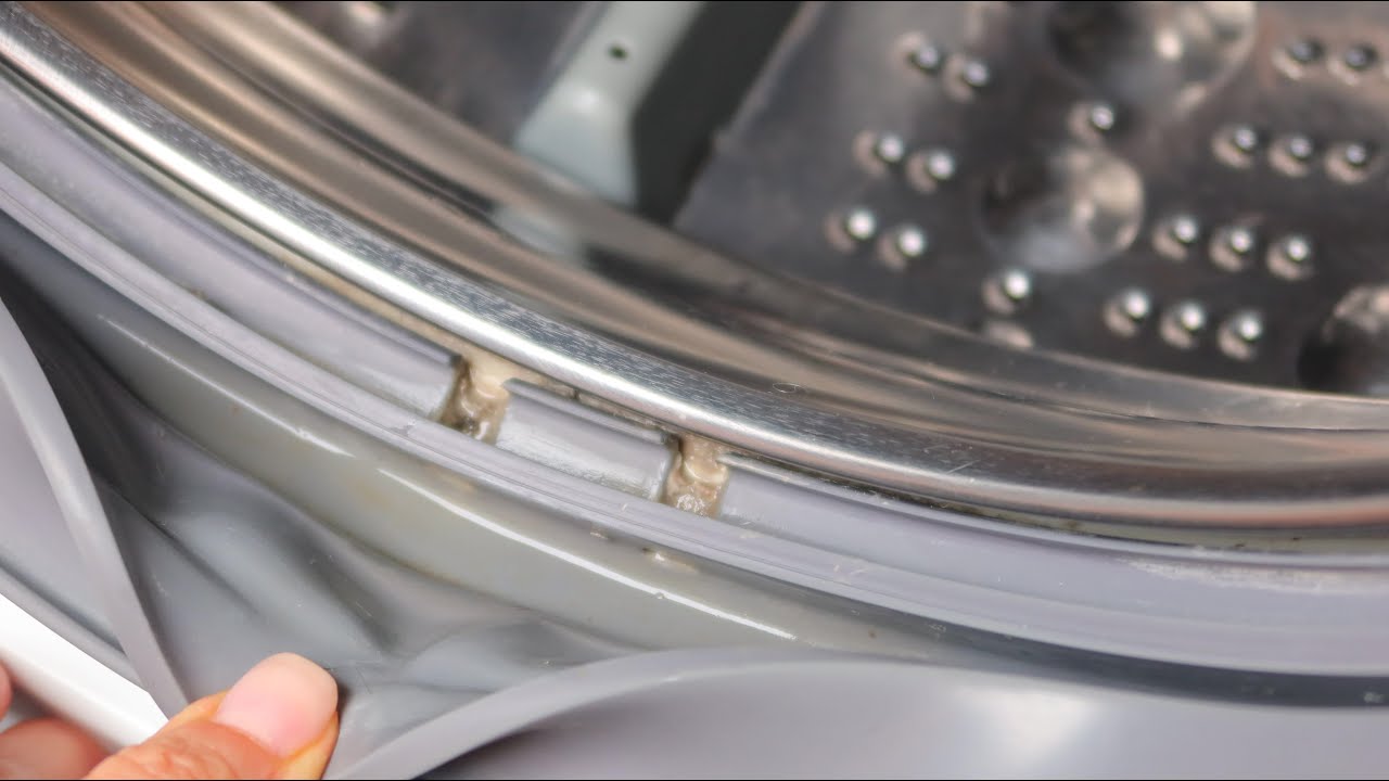 Alkoholin suihkuttaminen pesukoneen kumitiivisteeseen: miksi se on suositeltavaa ja mihin sitä tarvitaan.