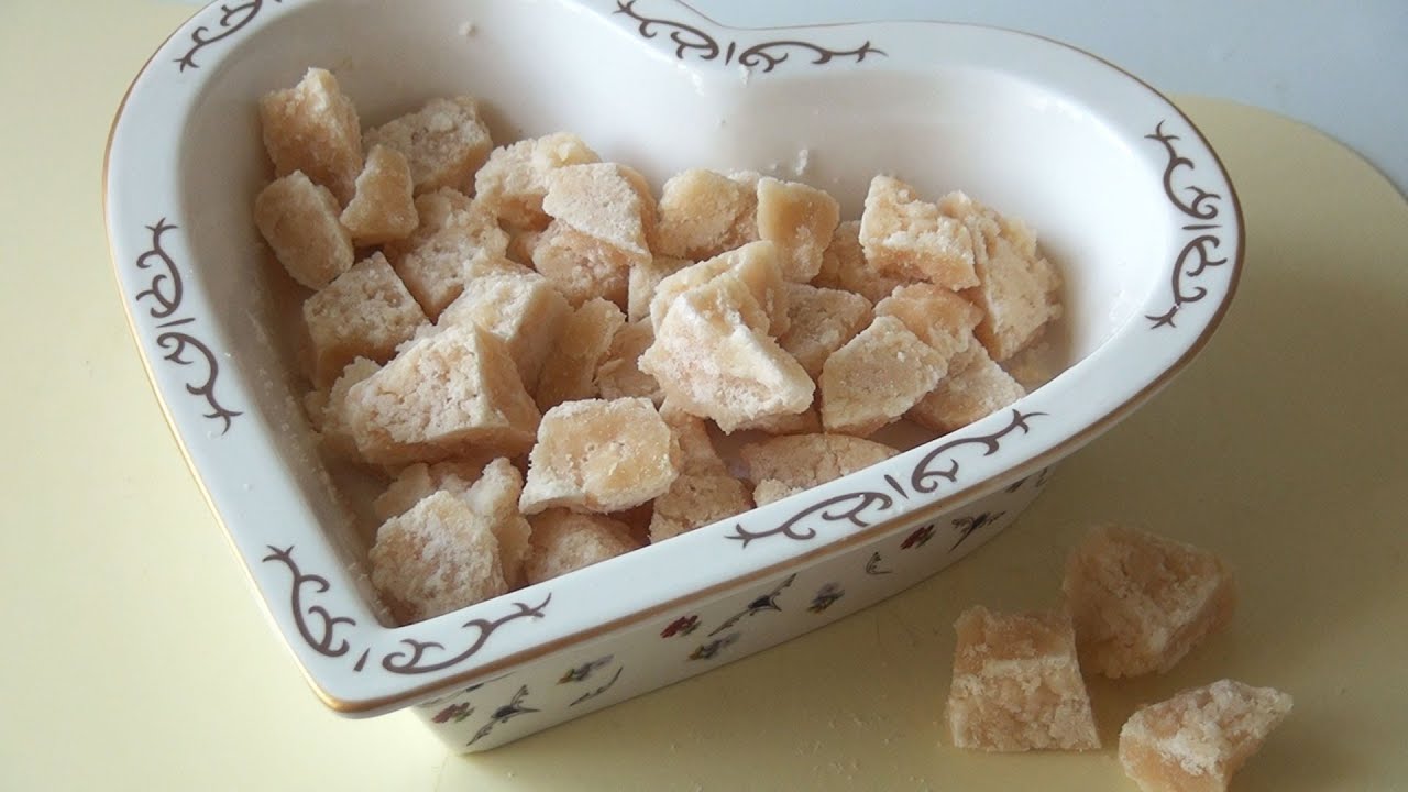 Mitä on helmisokeri ja miten sitä valmistetaan kotona kahdesta ainesosasta?