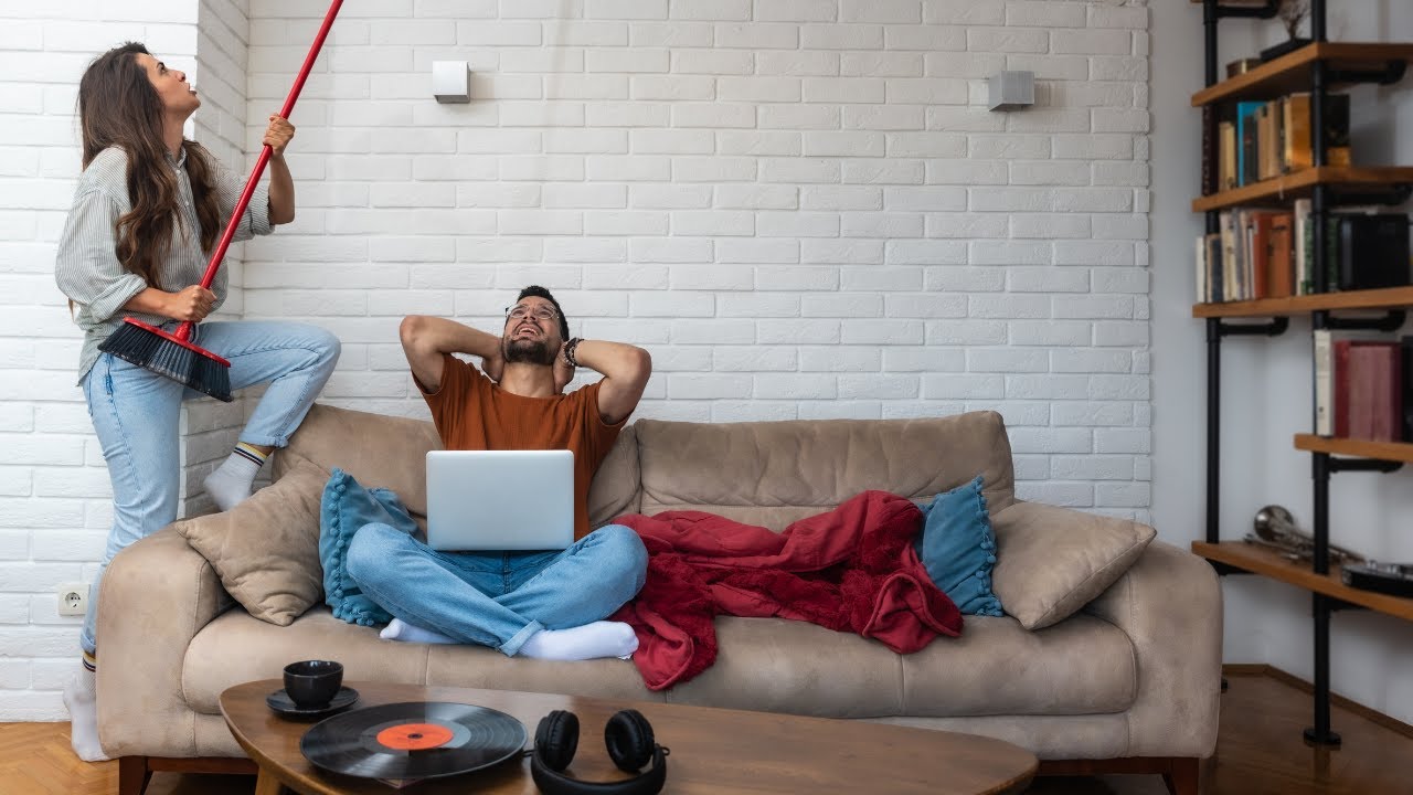 Tavallinen ruuvi riittää: helppo tapa estää naapureiden äänet kotonasi.