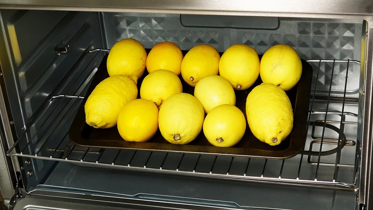 Uudenvuodenjuhlien jälkeen laitan sitruunan uuniin ja kastelen sen vedellä: en vieläkään voi lakata iloitsemasta siitä, että keksin tämän.