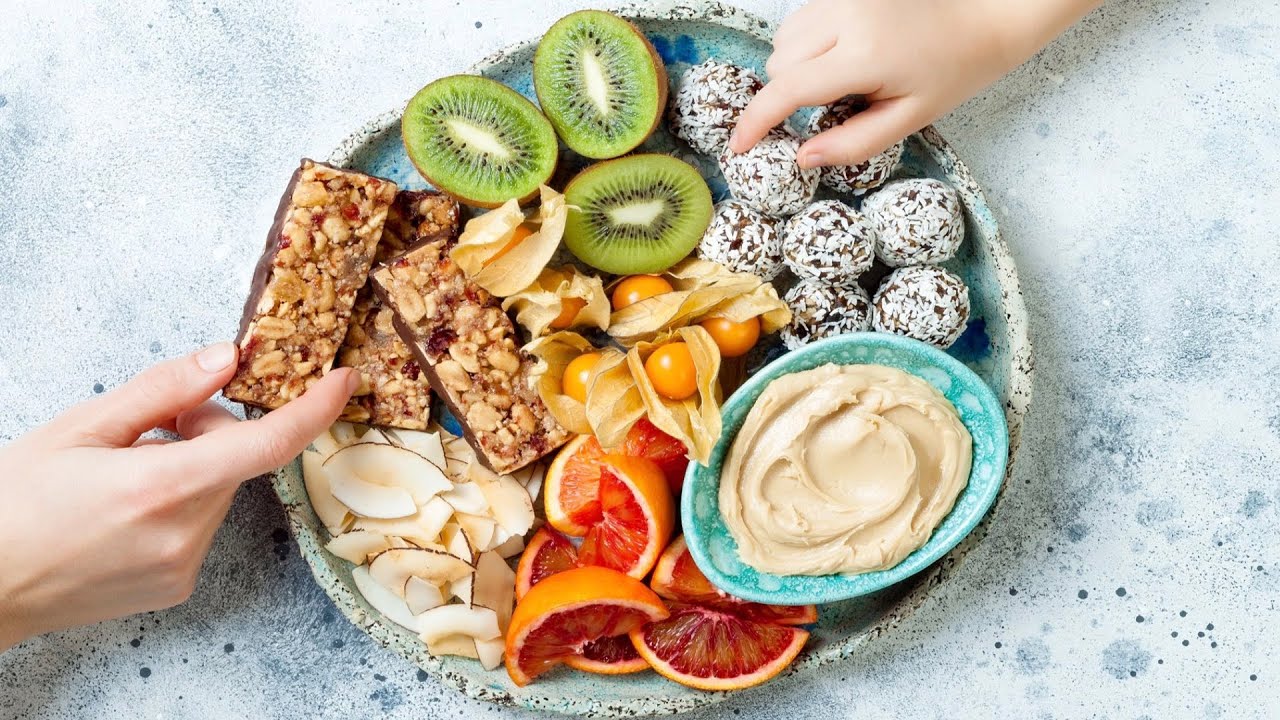 Sano hyvästit makeisille: Mercadonasta löydät ihanteellisia terveellisiä välipaloja, joita voit syödä aterioiden välillä ilman syyllisyydentunteita.