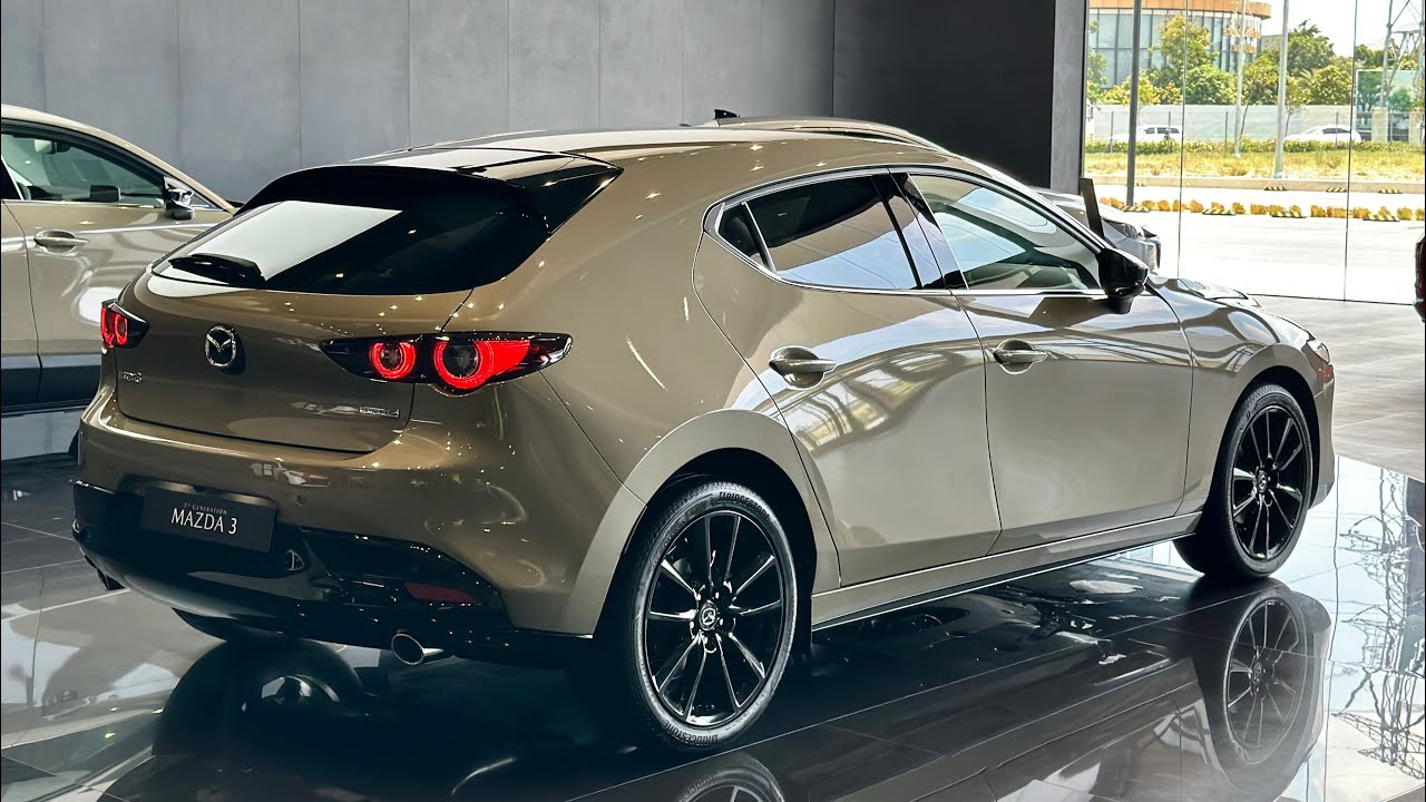 Mazda 3 2026: Ensiluokkainen muotoilu ja luotettava suorituskyky sekä kaupungissa että maantiellä.