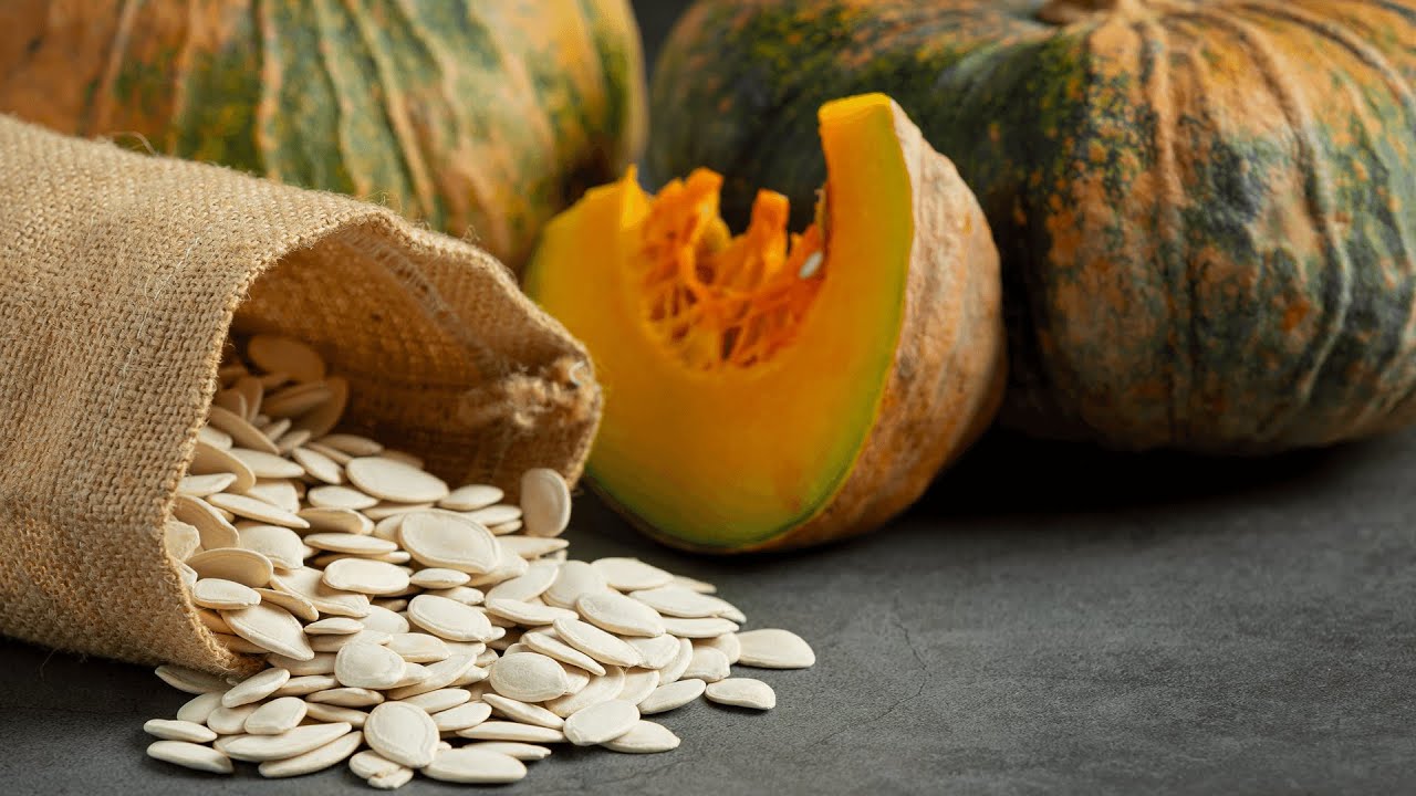 Jos sinulla on kurpitsansiemeniä, älä heitä niitä pois: miten voit käyttää niitä uudelleen kasvien istuttamiseen.