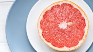 Kuinka laittaa greippiviipale sammutettuun uuniin: miksi se on tarpeen ja milloin se tulisi tehdä.