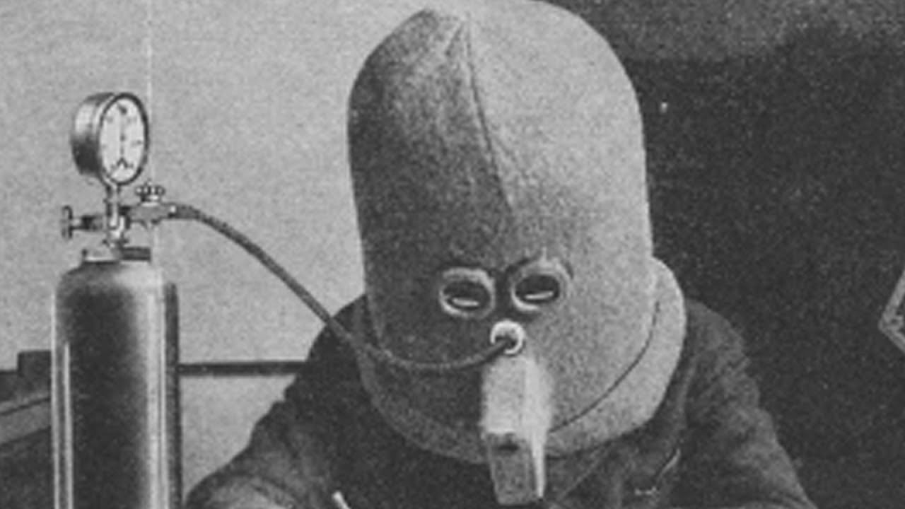 Vuoteen 1925 mennessä viivyttely oli jo tullut ongelmaksi, ja joku löysi lopullisen ratkaisun: eristyskypärän.