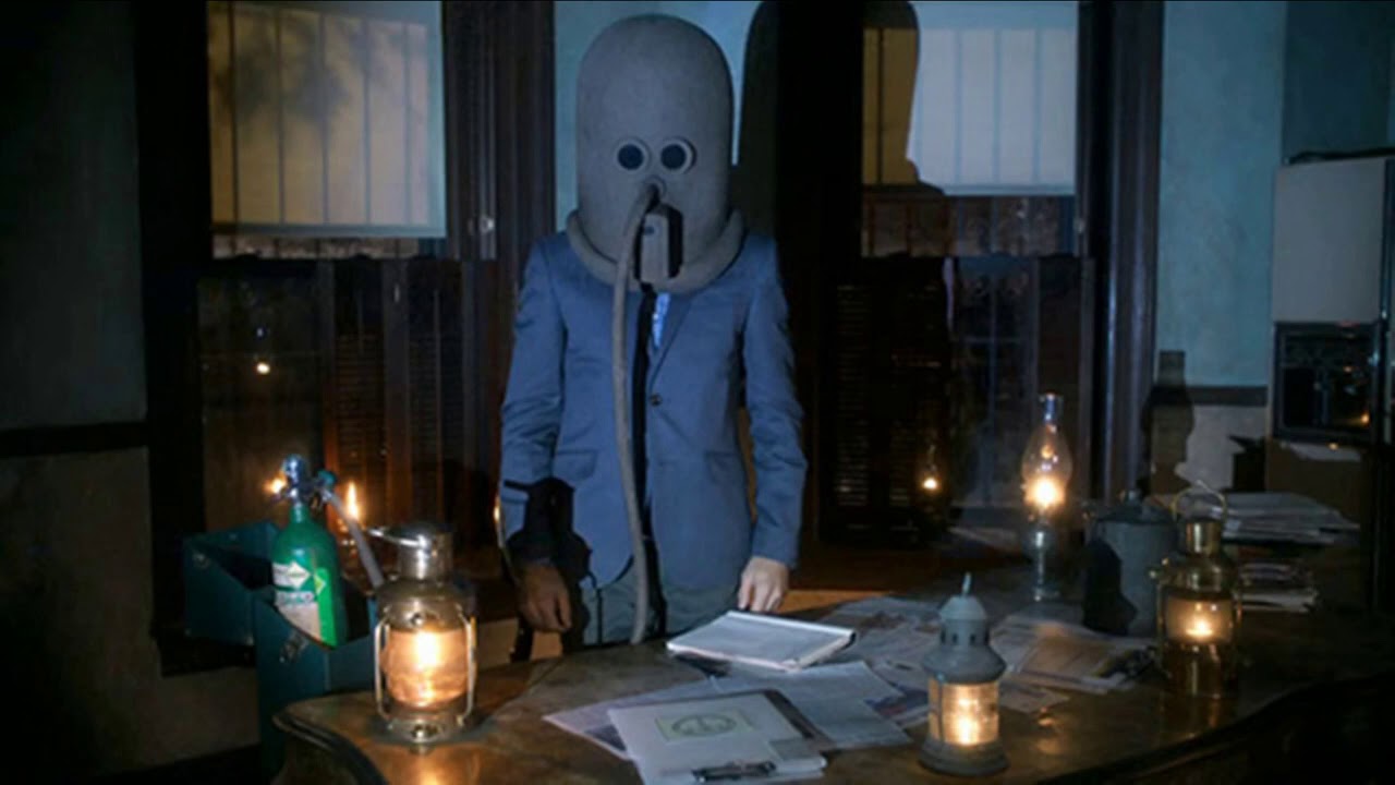 Vuoteen 1925 mennessä viivyttely oli jo tullut ongelmaksi, ja joku löysi lopullisen ratkaisun: eristyskypärän.