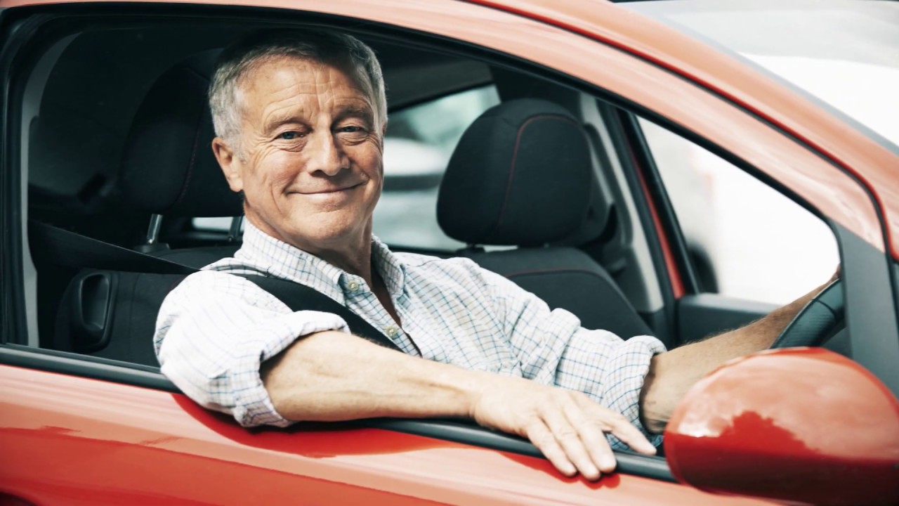 Yli 60-vuotiaiden ajokorttien peruuttaminen: he eivät voi enää uusia ajokorttiaan, jos eivät täytä tätä vaatimusta.