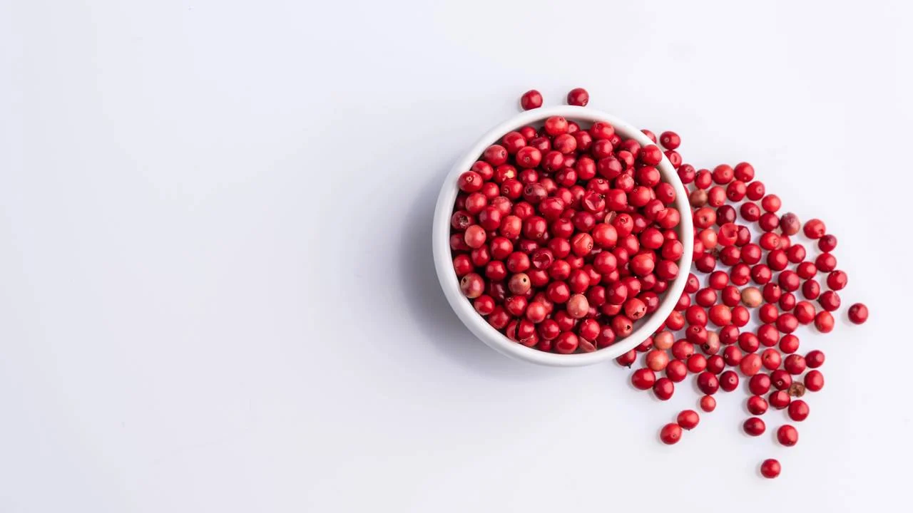 Nimestään huolimatta tämä ei ole lainkaan pippuria. Sen maku on kukkainen ja sitruksinen, ja sitä voi lisätä liharuokiin ja jälkiruokiin.