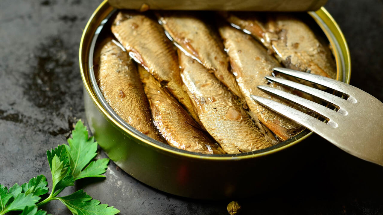 Mihin säilykepurkit heitetään? Ne eivät ole pelkkää roskaa. Ihmiset tekevät tässä vakavan virheen.