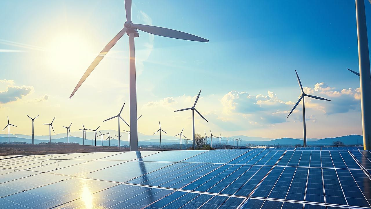 Mahdoton tehtävä: mitä tämän maan on tehtävä, jotta se voi toteuttaa kansallisen energia- ja ilmastosuunnitelman (PNIEC) aurinko- ja tuulienergiassa sekä energian varastoinnissa.